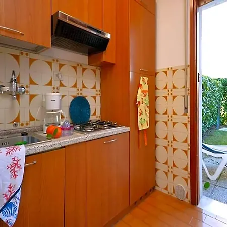 Enjoy Your Vacation In A Peaceful And Quiet With Garden Hotel *